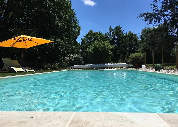 Casa de Férias La Forestiere Pigeonnier *